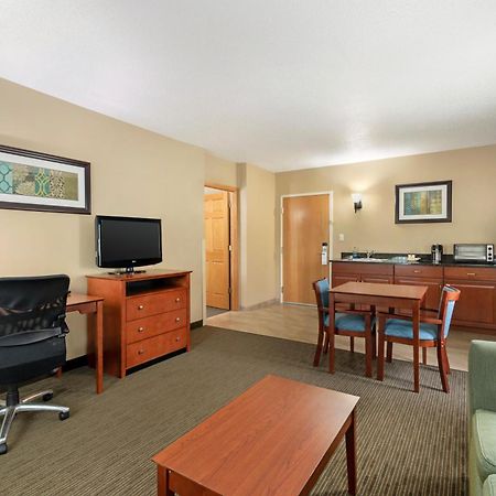 Best Western Plus Plattsburgh  Kültér fotó