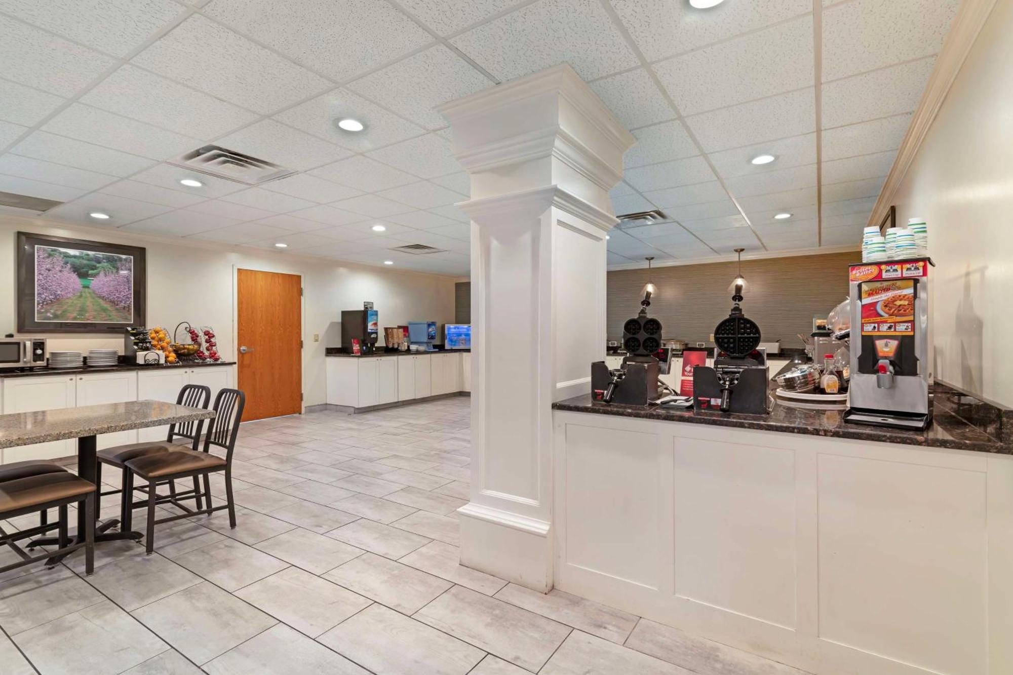 Best Western Plus Plattsburgh  Kültér fotó