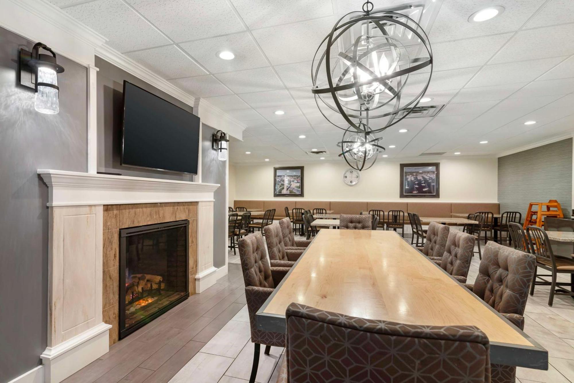 Best Western Plus Plattsburgh  Kültér fotó