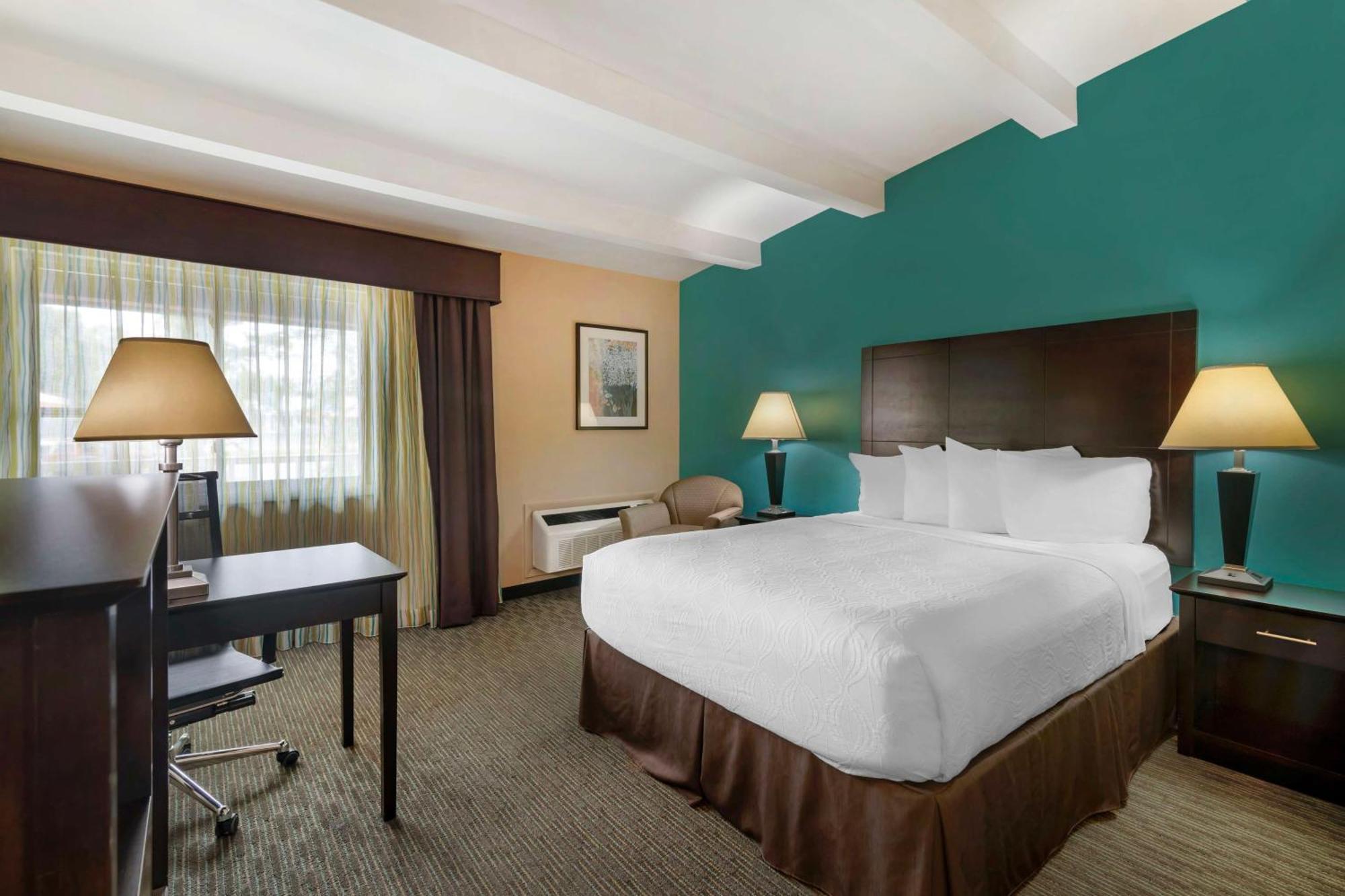 Best Western Plus Plattsburgh  Kültér fotó