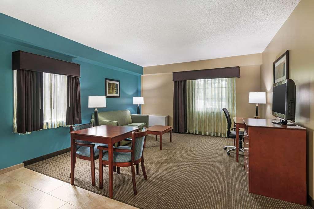 Best Western Plus Plattsburgh  Szoba fotó